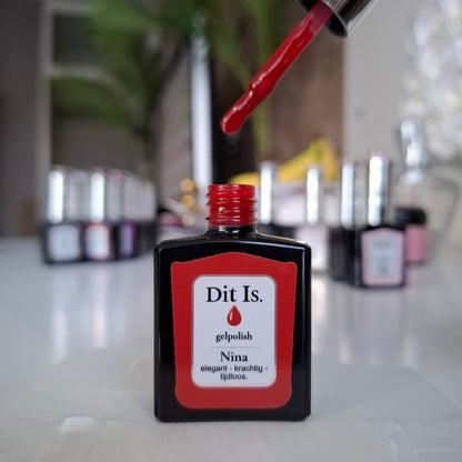 Dit Is. Gelpolish Nina – Diep Klassiek Rood | 15 ml