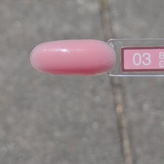 Quida Buildergel 3 Mauve - warm roze mauve hard gel buildergel in het zonlicht, textuur en consistentie zichtbaar 30gr