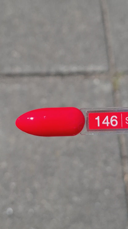 Quida Gelpolish 146 Scarlet Amber - diep vurig rode gelpolish aangebracht op nagels, 15ml