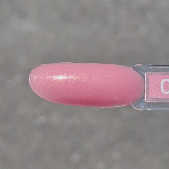 Quida Buildergel 9 Soft Rose - helder fris roze hard gel buildergel in het zonlicht, textuur en consistentie zichtbaar 30gr